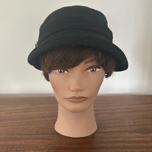 Super cute light weight black hat!